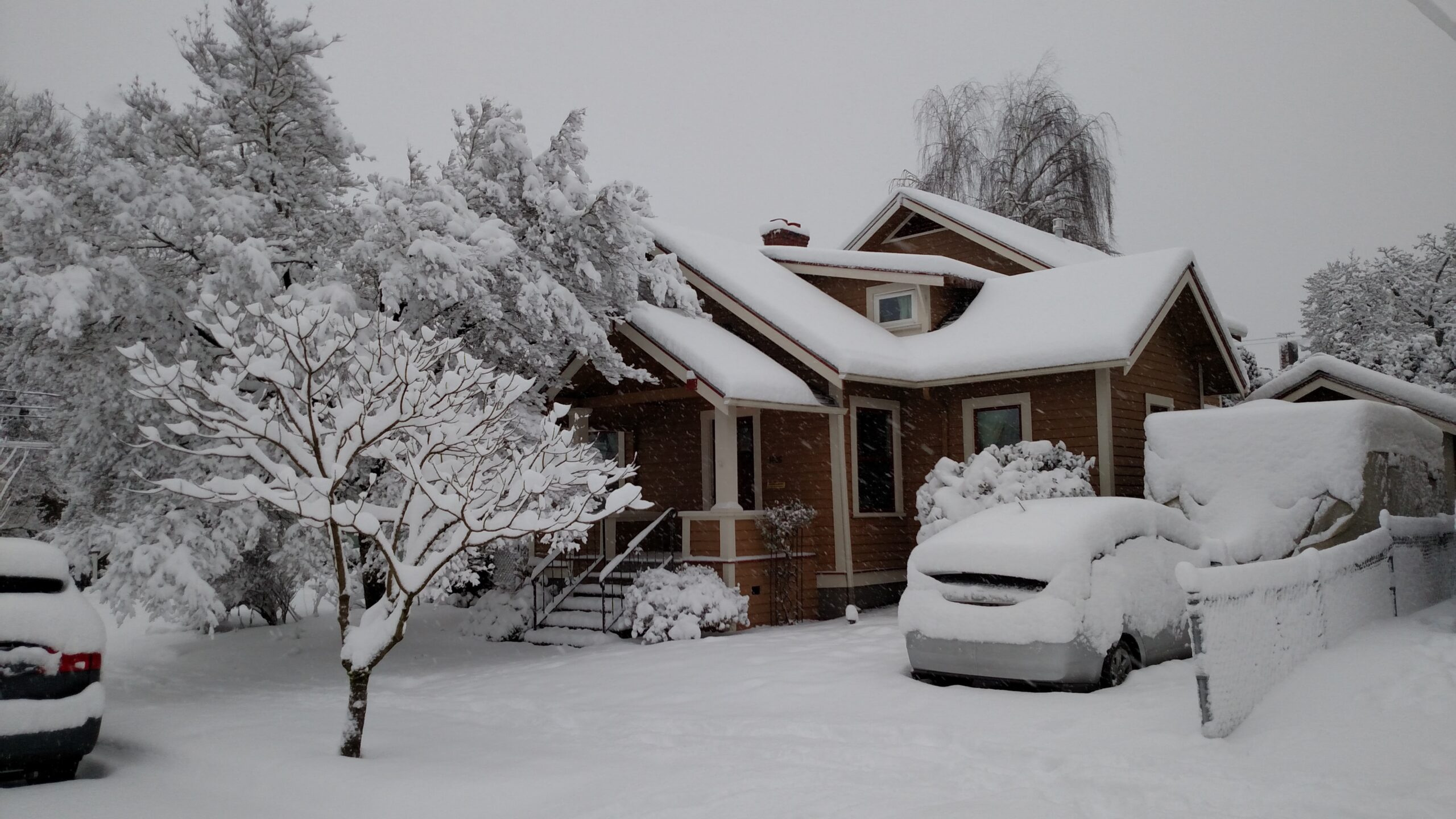 home in oregon covered in snow